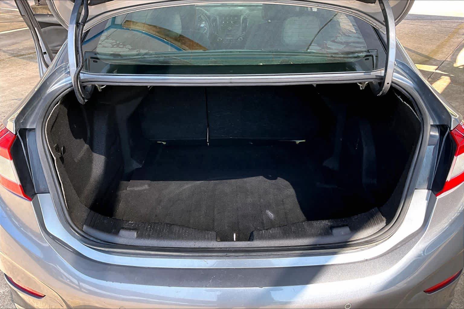 Used 2019 Chevrolet Cruze LT w/ Convenience Package FWD image 33