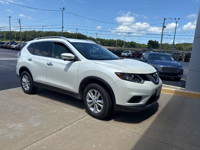 Used 2016 Nissan Rogue SV w/ SV Premium Package AWD/4WD image 2