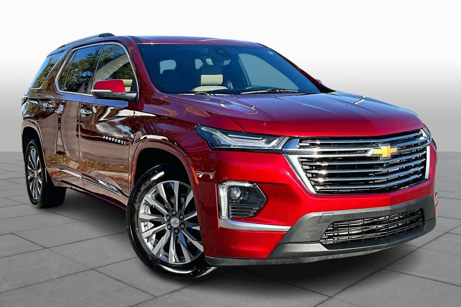Used 2023 Chevrolet Traverse Premier FWD image 4