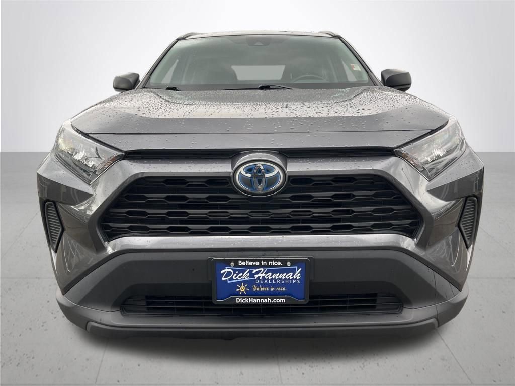 Used 2021 Toyota RAV4 LE image 2