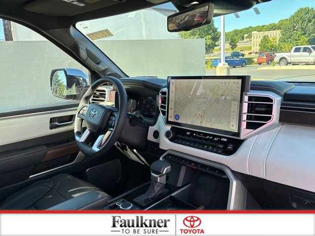 Used 2025 Toyota Sequoia Capstone AWD/4WD image 25