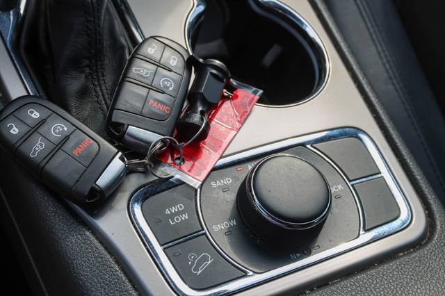 Used 2022 Jeep Grand Cherokee Laredo X AWD/4WD image 23