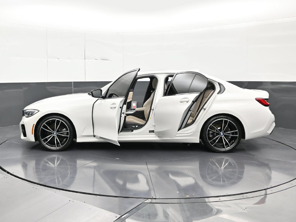 Used 2021 BMW 330i Sedan w/ M Sport Package RWD image 37