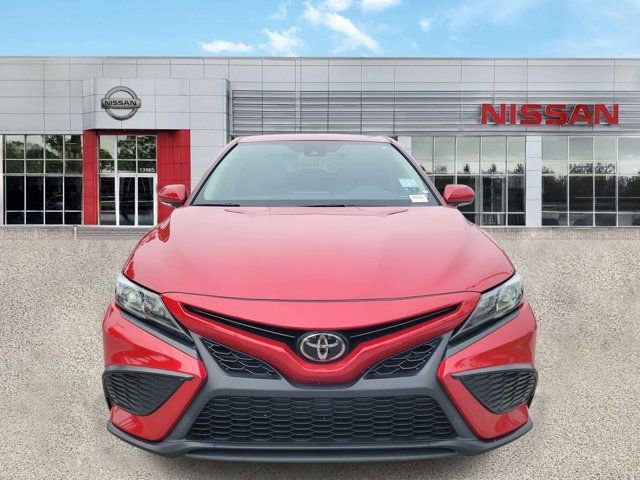Used 2024 Toyota Camry SE image 9