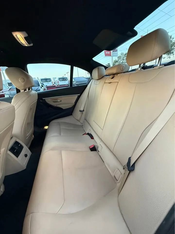 Used 2017 BMW 330e RWD image 11