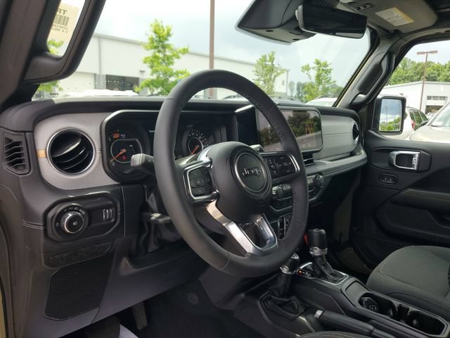 Certified 2026 Jeep Wrangler Unlimited Sahara w/ Safety Group AWD/4WD image 20