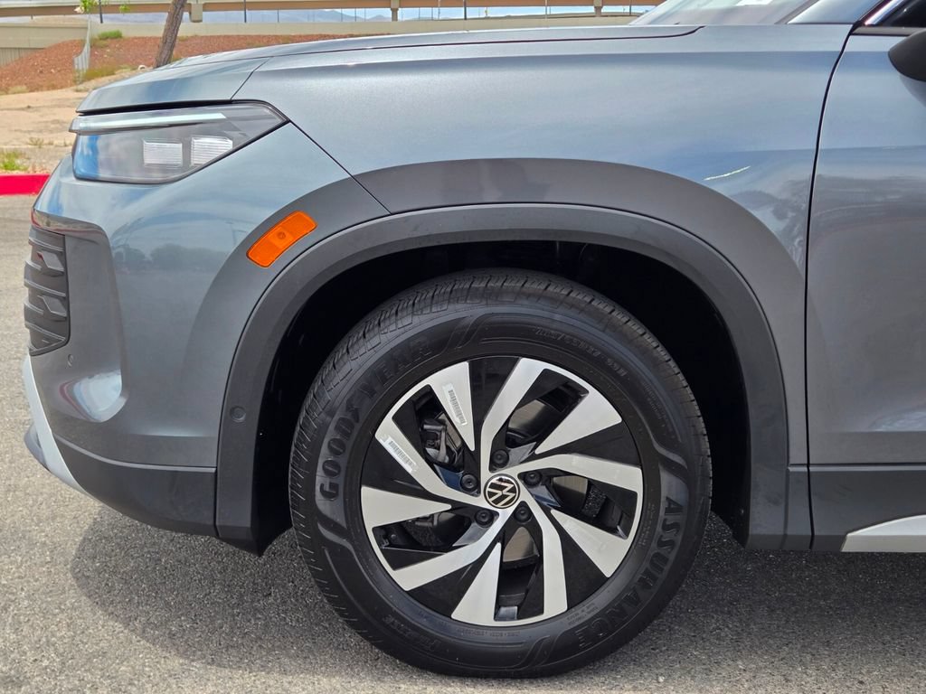 Certified 2025 Volkswagen Tiguan S FWD image 7