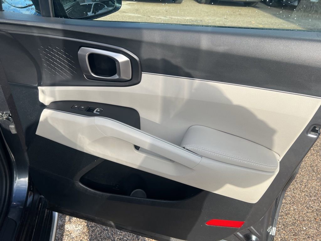 Certified 2023 Kia Sorento S image 21