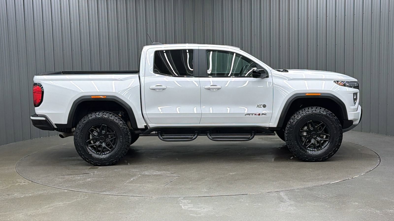 Used 2024 GMC Canyon AT4X image 6