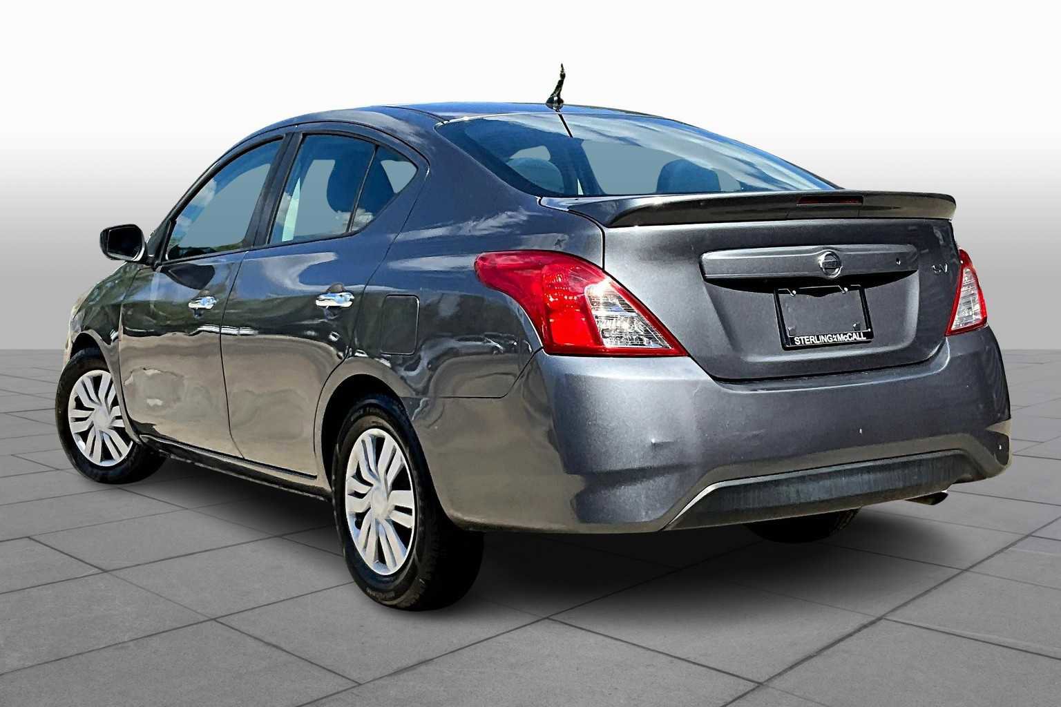 Used 2019 Nissan Versa SV image 10