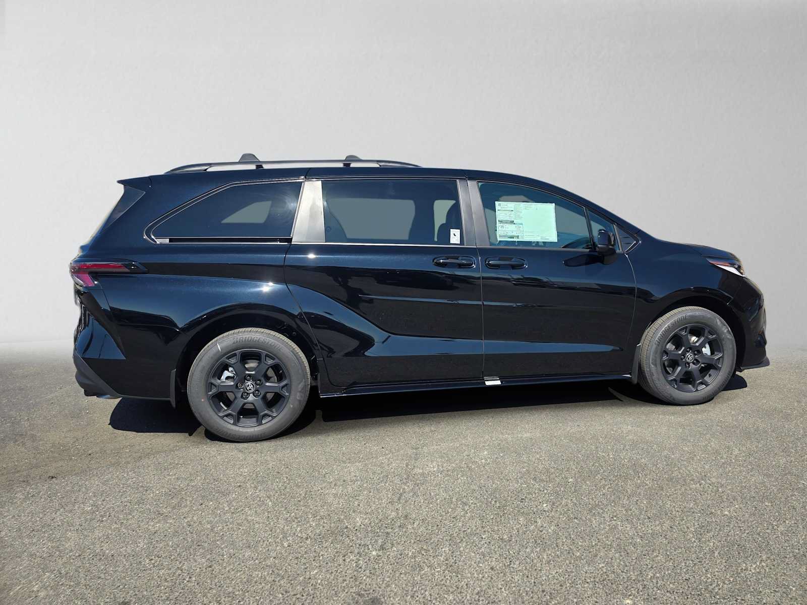 New 2026 Toyota Sienna XLE Woodland Edition AWD/4WD image 2