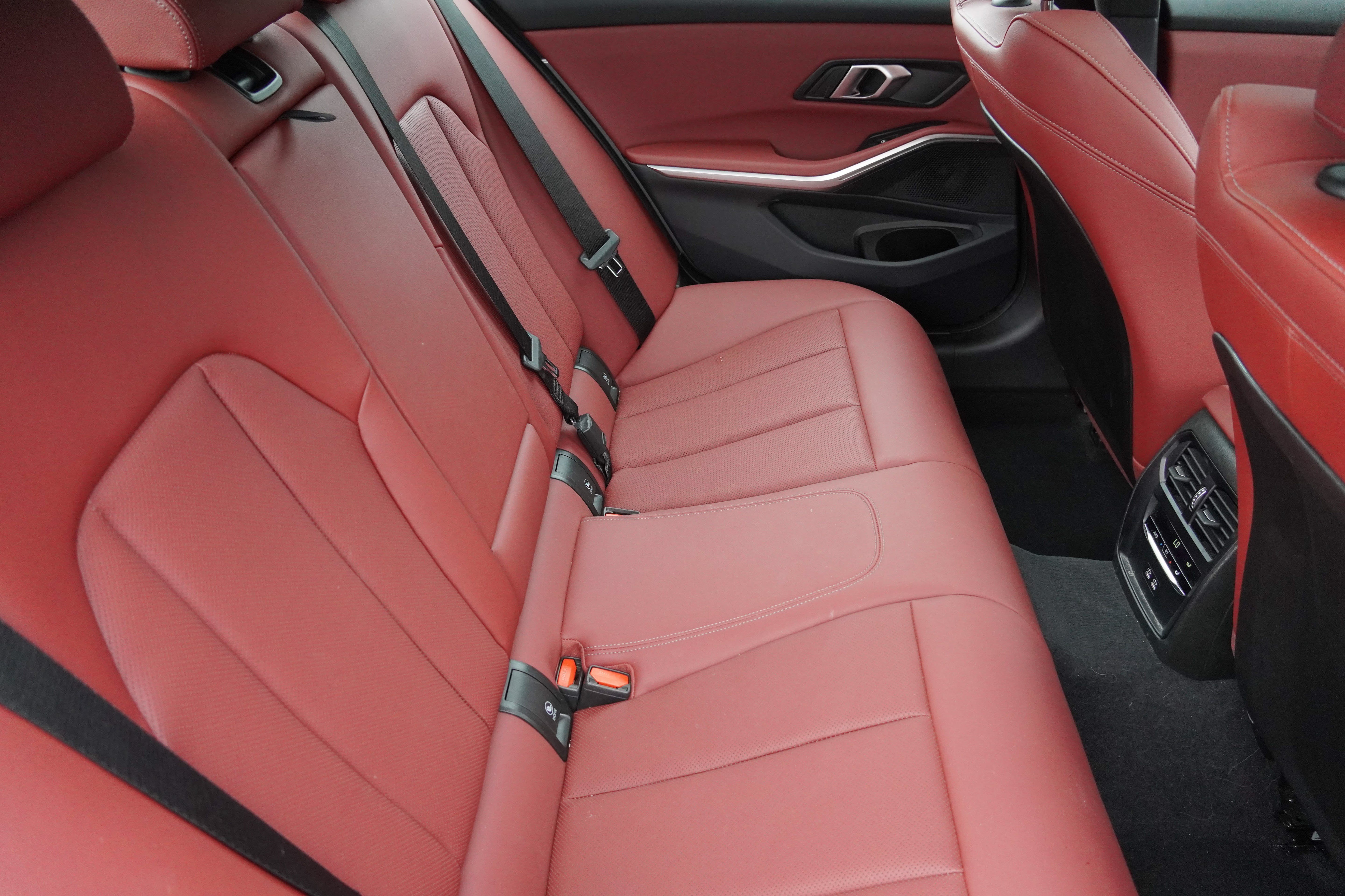 Certified 2025 BMW 330i Sedan RWD image 35