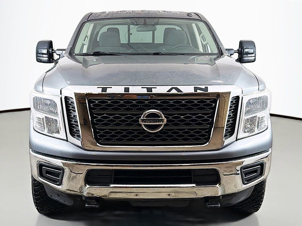 Used 2017 Nissan Titan SV image 6