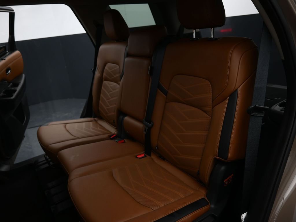 Used 2024 Nissan Pathfinder Platinum w/ Cargo Package image 10