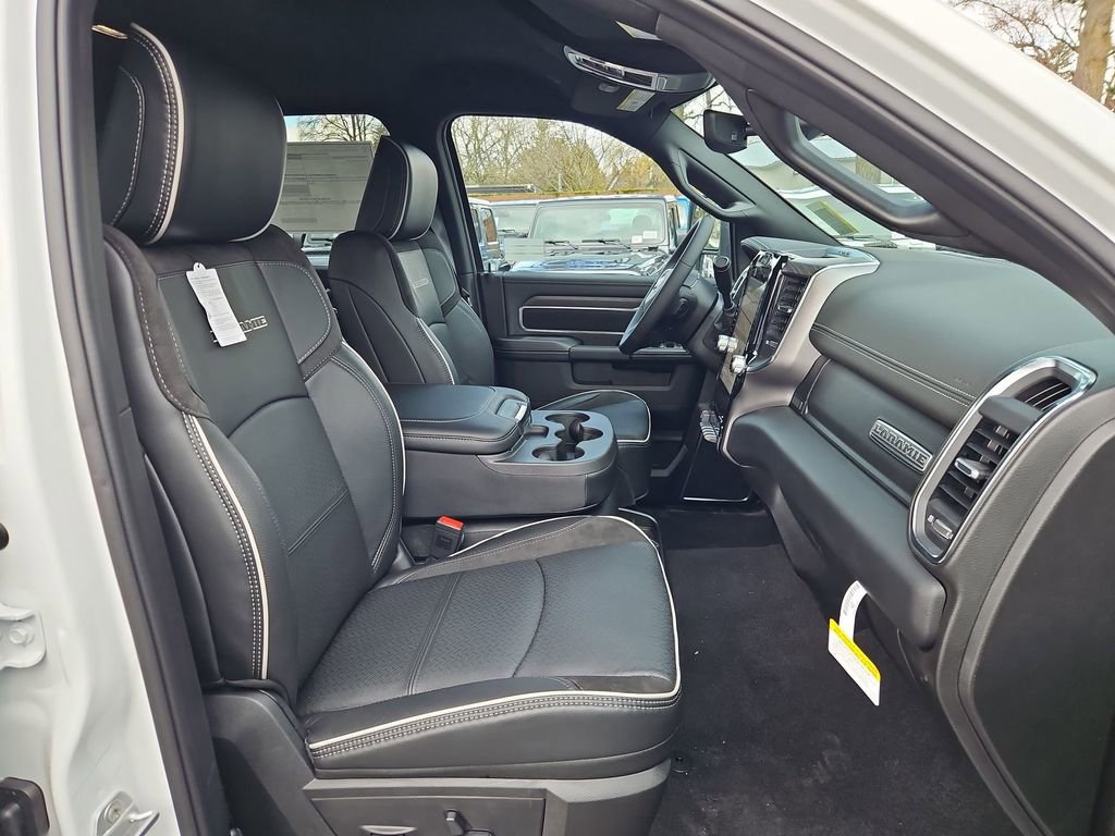 New 2026 RAM 2500 Laramie AWD/4WD image 16