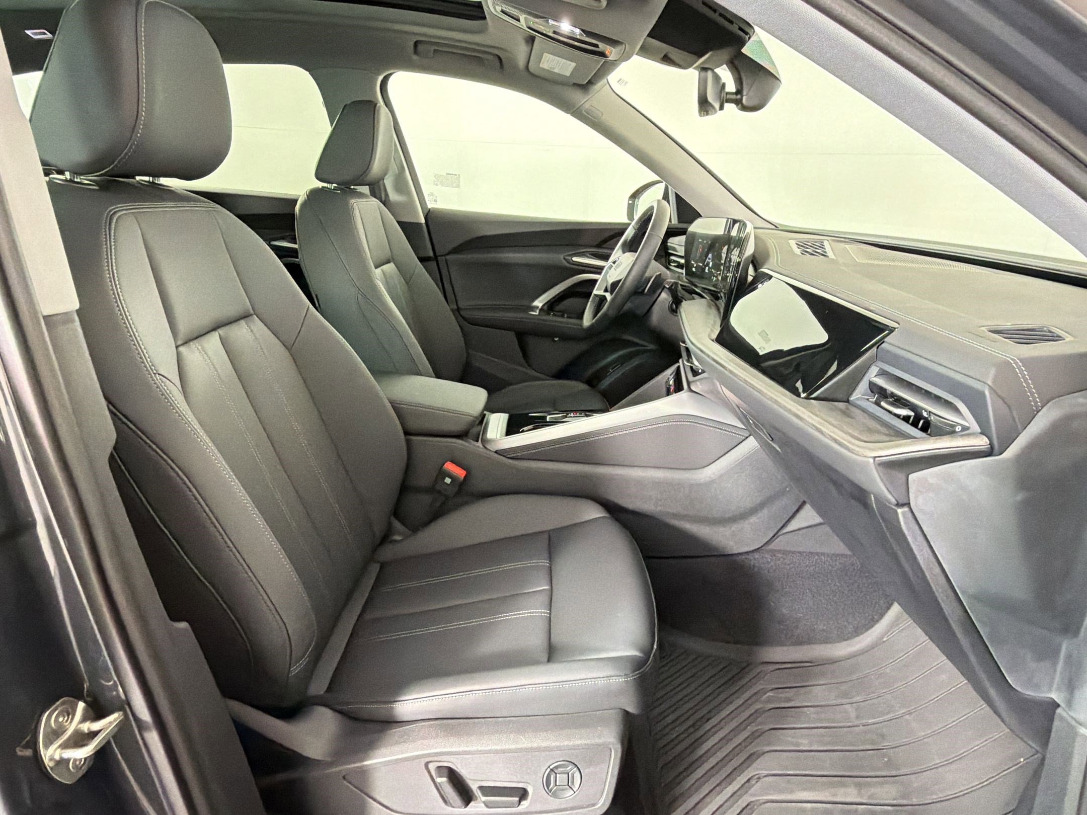 Certified 2025 Audi Q5 Premium w/ Convenience Package AWD/4WD image 30