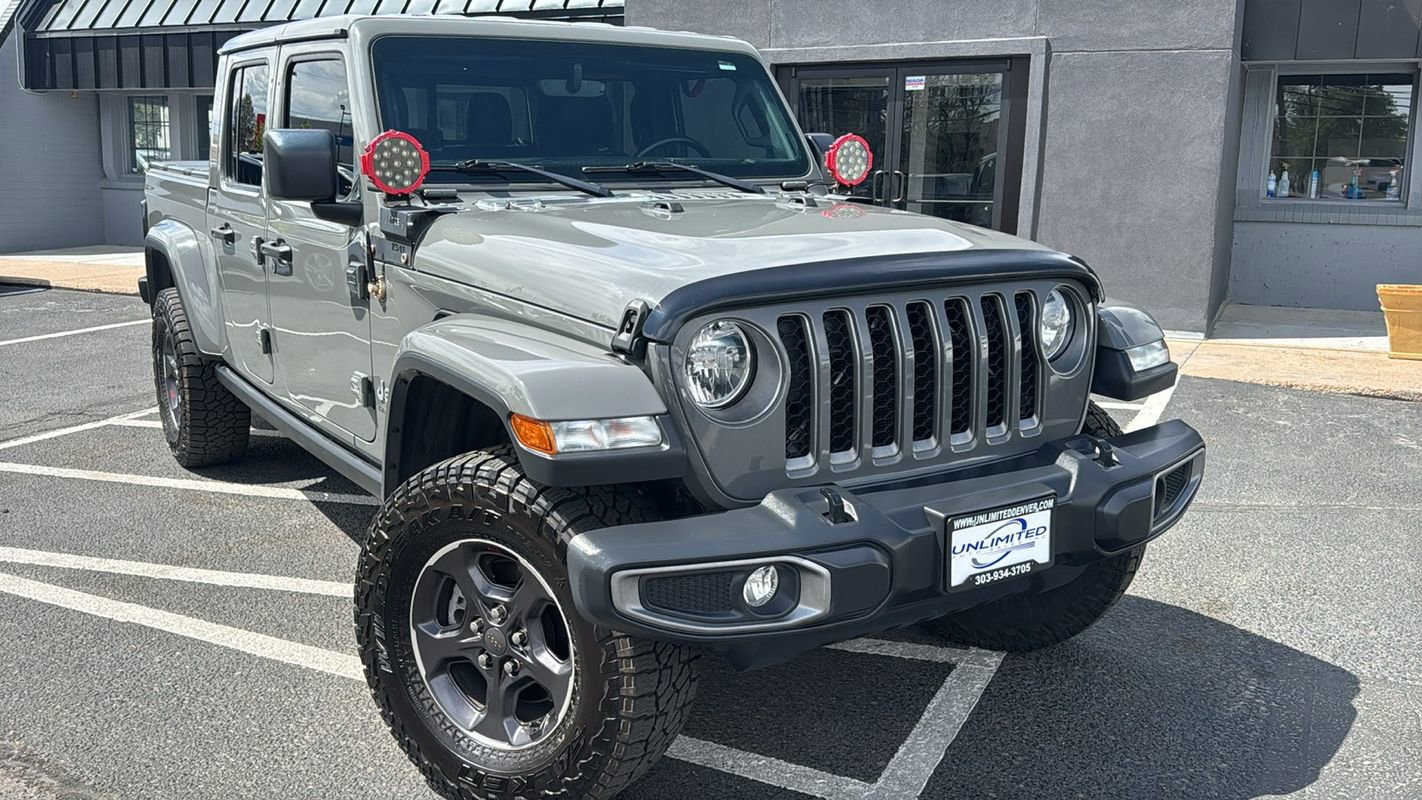 Used 2020 Jeep Gladiator Overland w/ Popular Equipment Package AWD/4WD image 1
