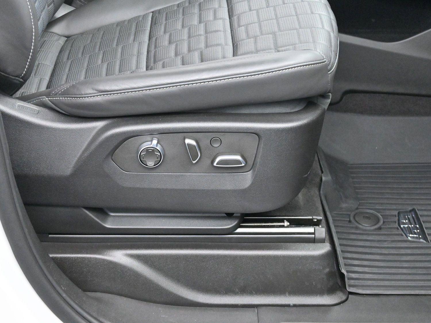 Certified 2023 Cadillac Escalade V AWD/4WD image 38