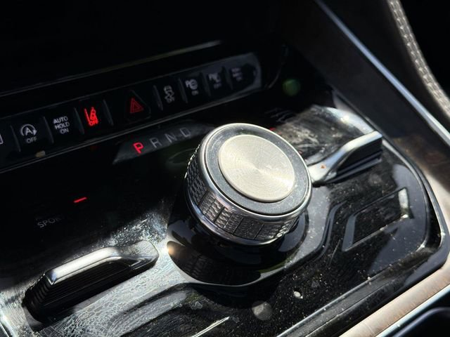 Used 2024 Jeep Grand Wagoneer L 4WD image 15