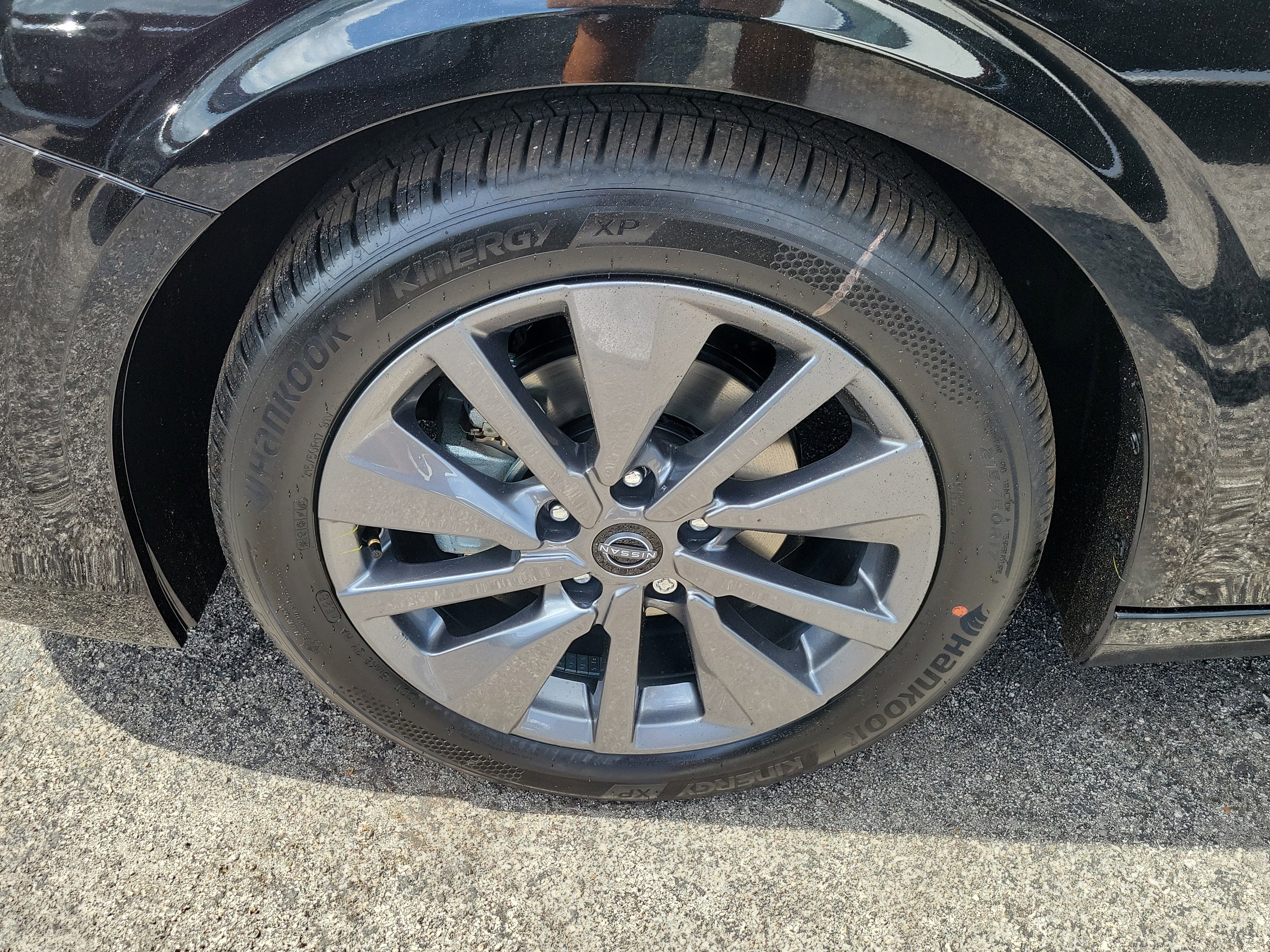 New 2026 Nissan Sentra SL w/ Floor Mat Package FWD image 4