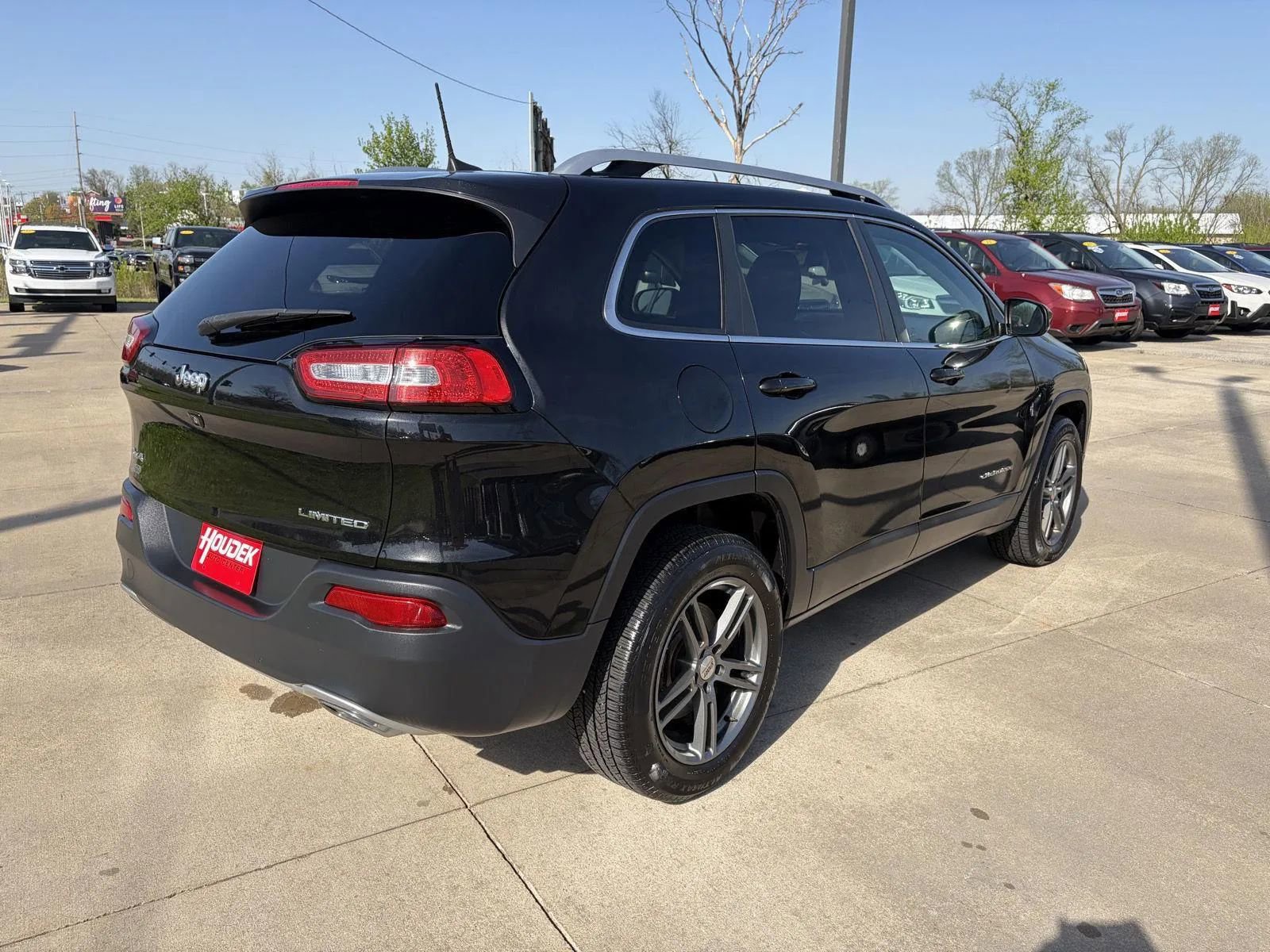 Used 2016 Jeep Cherokee Limited image 6