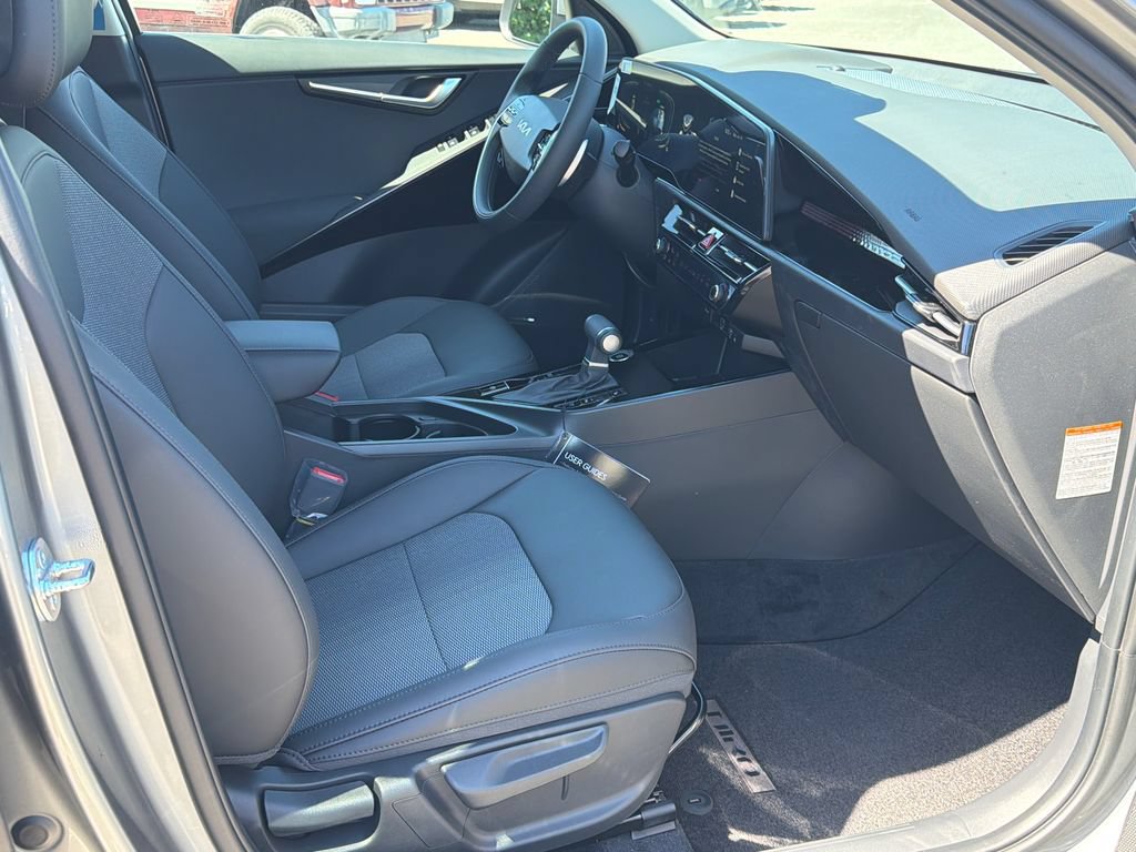 New 2026 Kia Niro EX w/ EX Premium Package FWD image 13