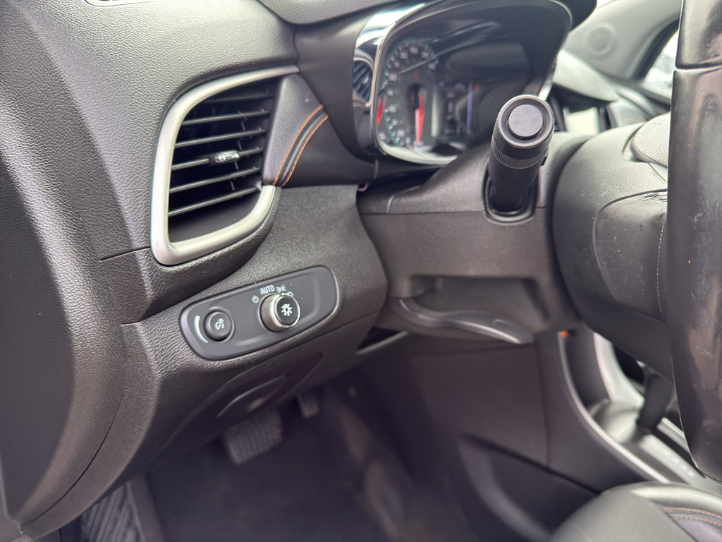 Used 2019 Chevrolet Trax LT w/ Sun & Sound Package image 14