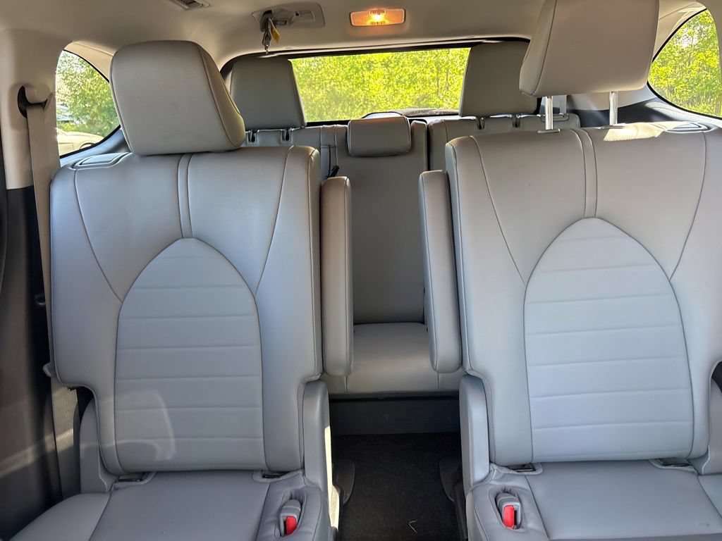 Used 2023 Toyota Highlander XLE AWD/4WD image 24