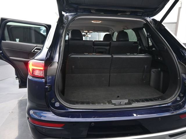 Used 2022 Mitsubishi Outlander SE image 8