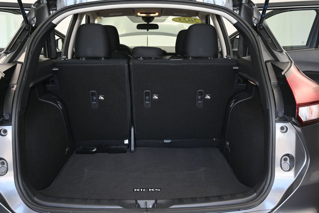 Used 2025 Nissan Kicks Play S FWD image 11