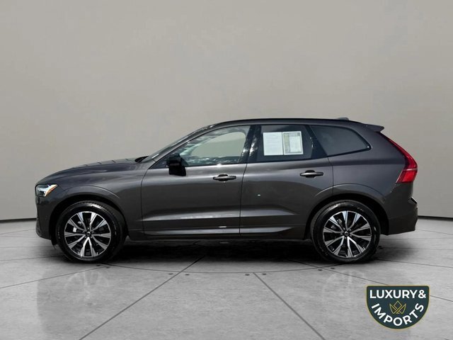Used 2025 Volvo XC60 B5 Plus image 11