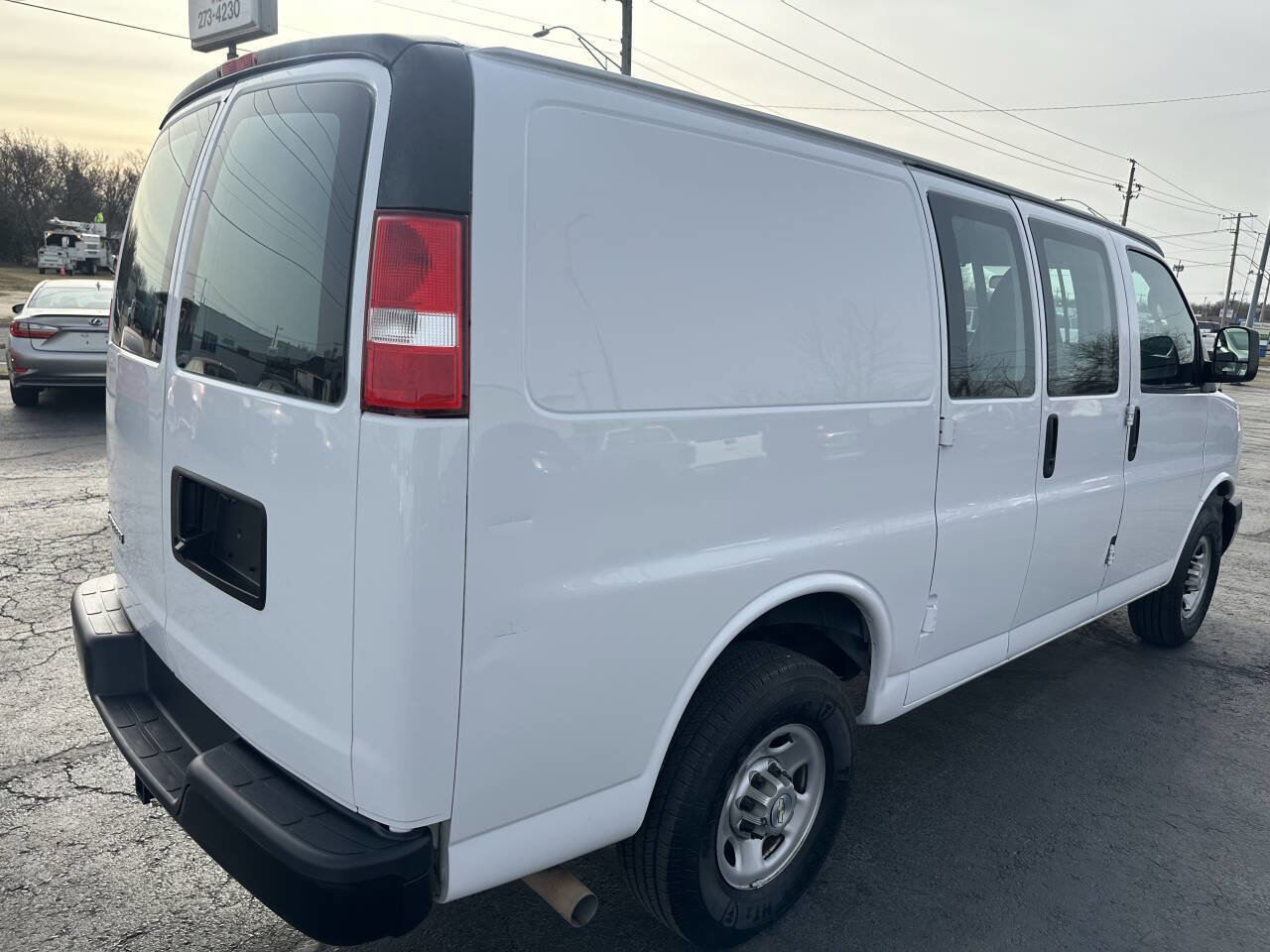Used 2020 Chevrolet Express 2500 w/ Enhanced Convenience Package image 7