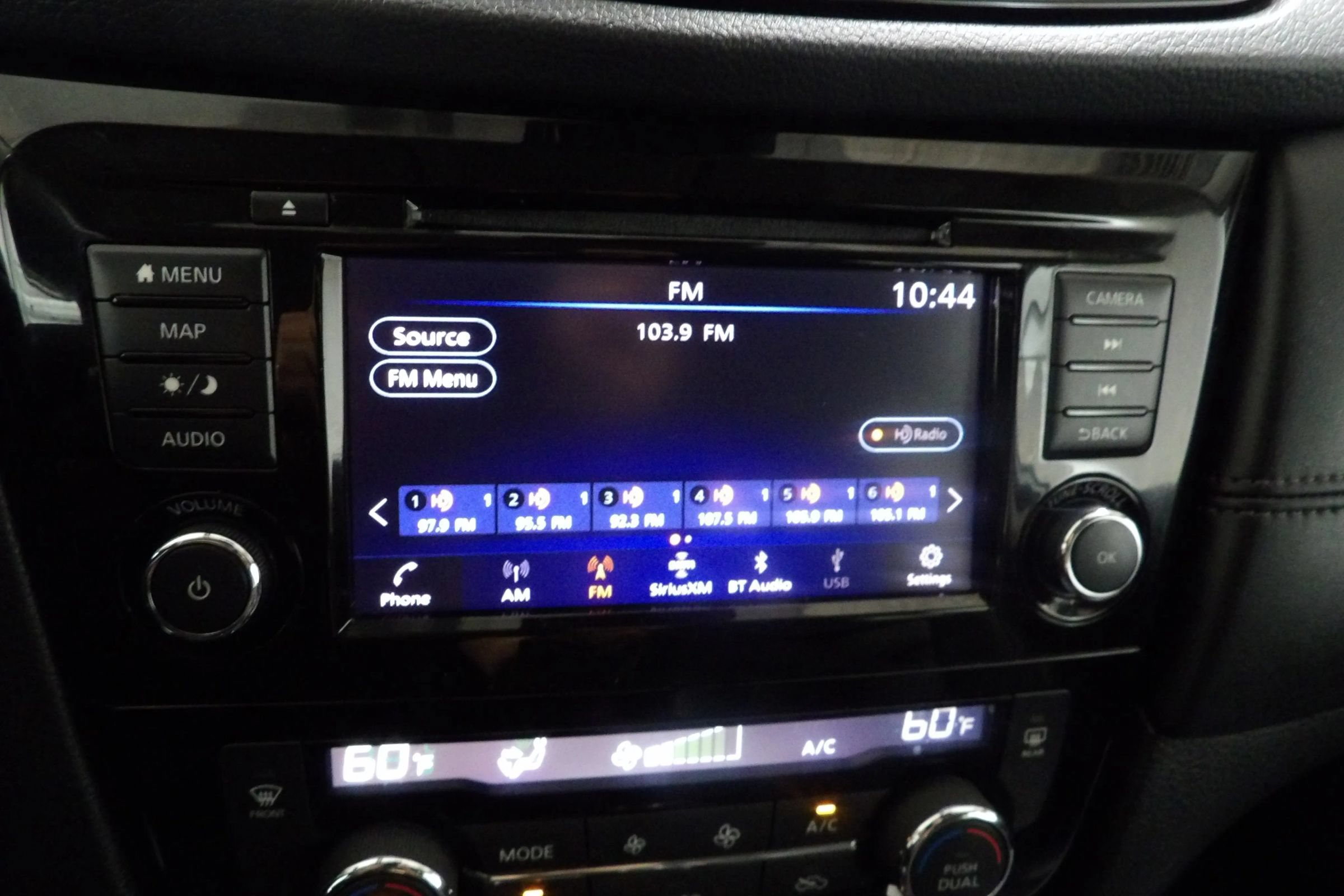 Used 2018 Nissan Rogue SL AWD/4WD image 12