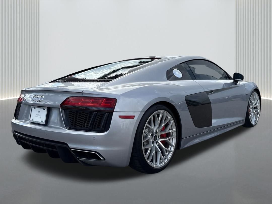 Used 2017 Audi R8 V10 w/ Carbon Exterior Package image 5
