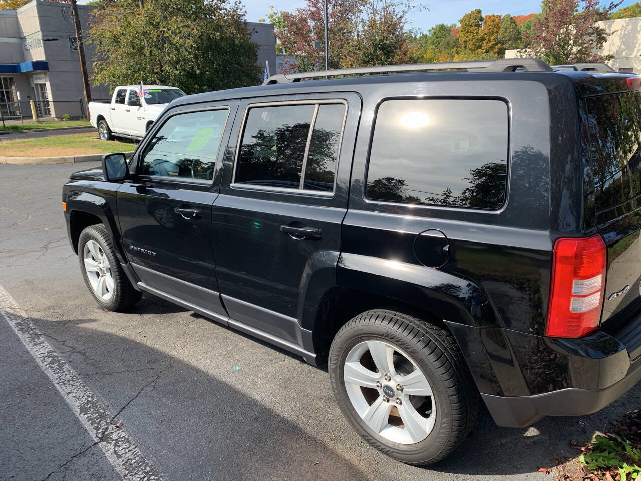 Used 2016 Jeep Patriot Latitude AWD/4WD image 8