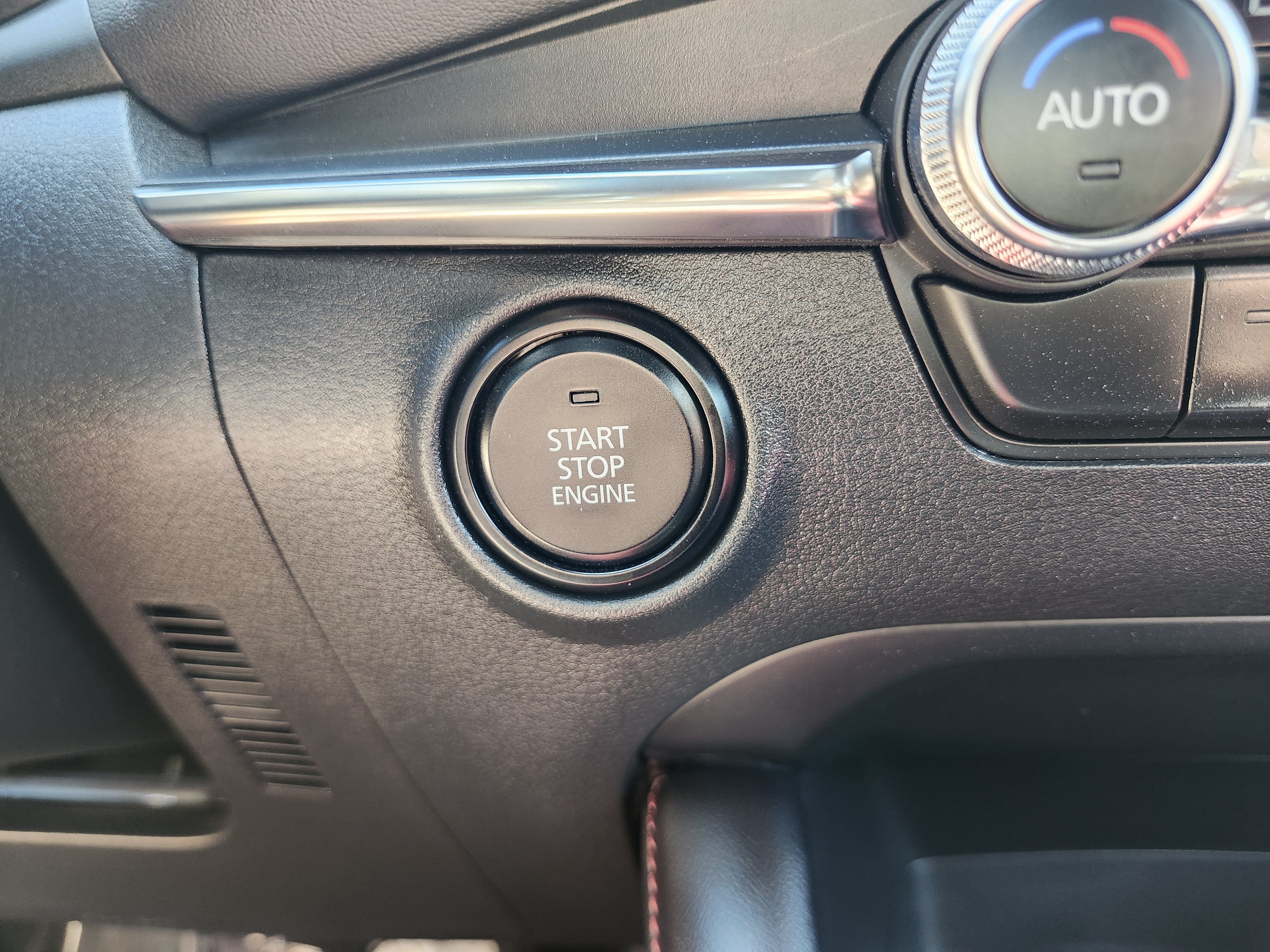 Used 2026 MAZDA MAZDA3 Carbon AWD/4WD image 8