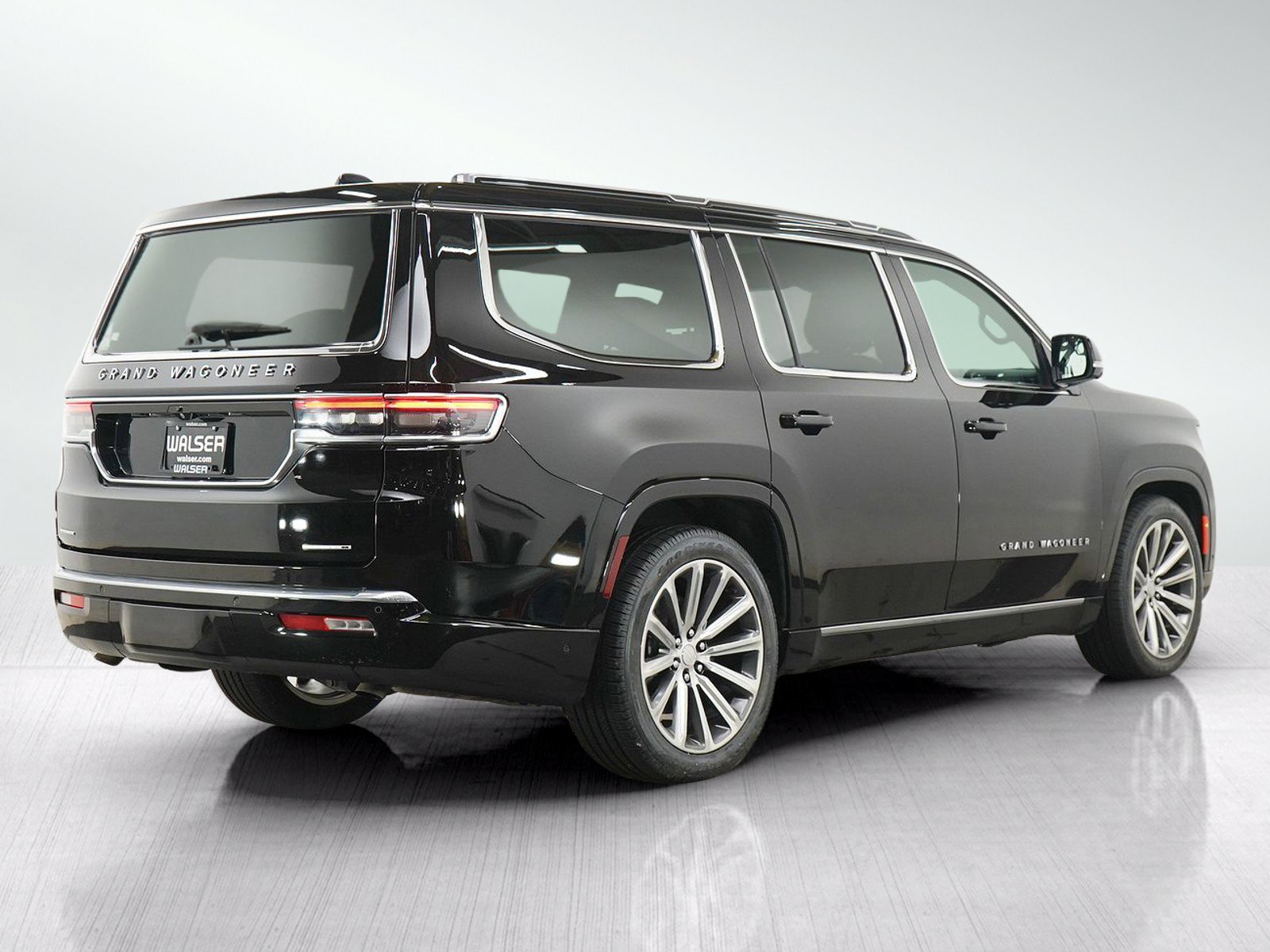 Used 2022 Jeep Grand Wagoneer Series II AWD/4WD image 7
