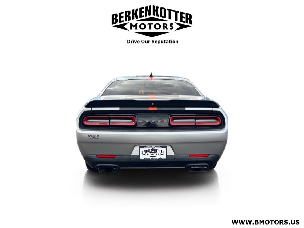 Used 2015 Dodge Challenger R/T Plus RWD image 4