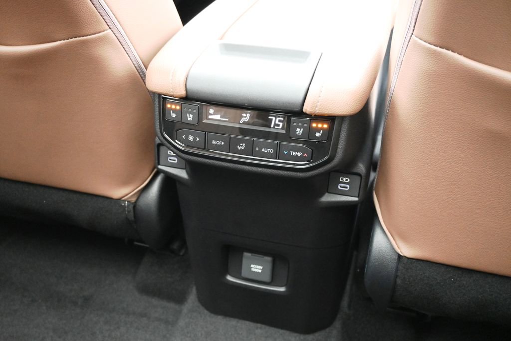 New 2026 Toyota Grand Highlander AWD Hybrid image 21