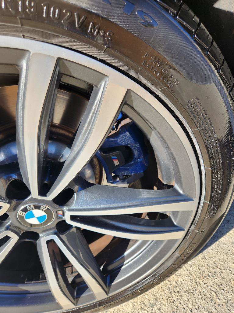 Used 2022 BMW 750i xDrive w/ M Sport Package image 24