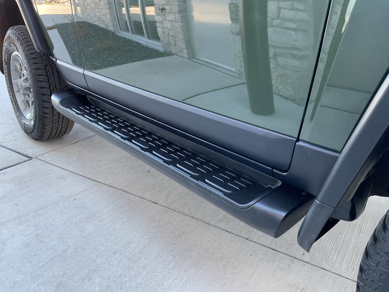 Used 2011 Toyota FJ Cruiser 4WD w/ Convenience Pkg image 40