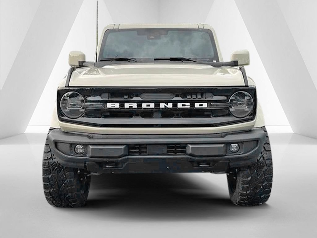 Used 2025 Ford Bronco Outer Banks AWD/4WD image 2