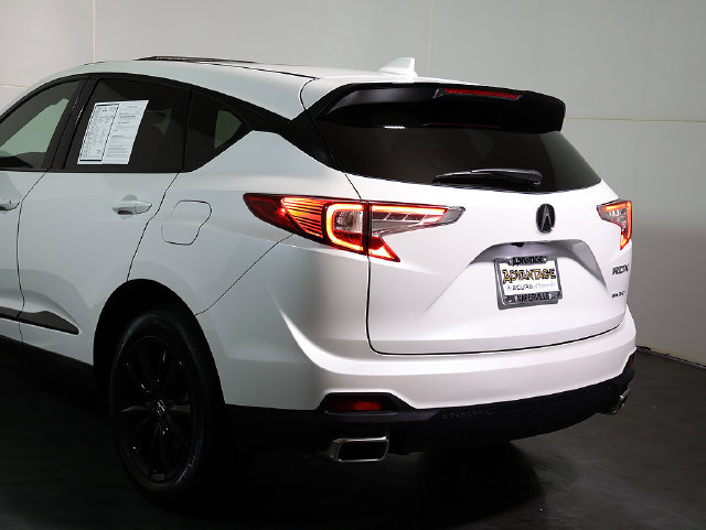 Used 2025 Acura RDX SH-AWD image 11
