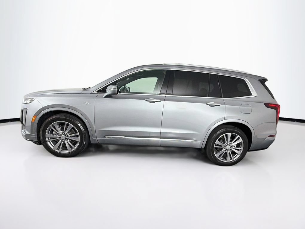 Used 2025 Cadillac XT6 Premium Luxury FWD image 6