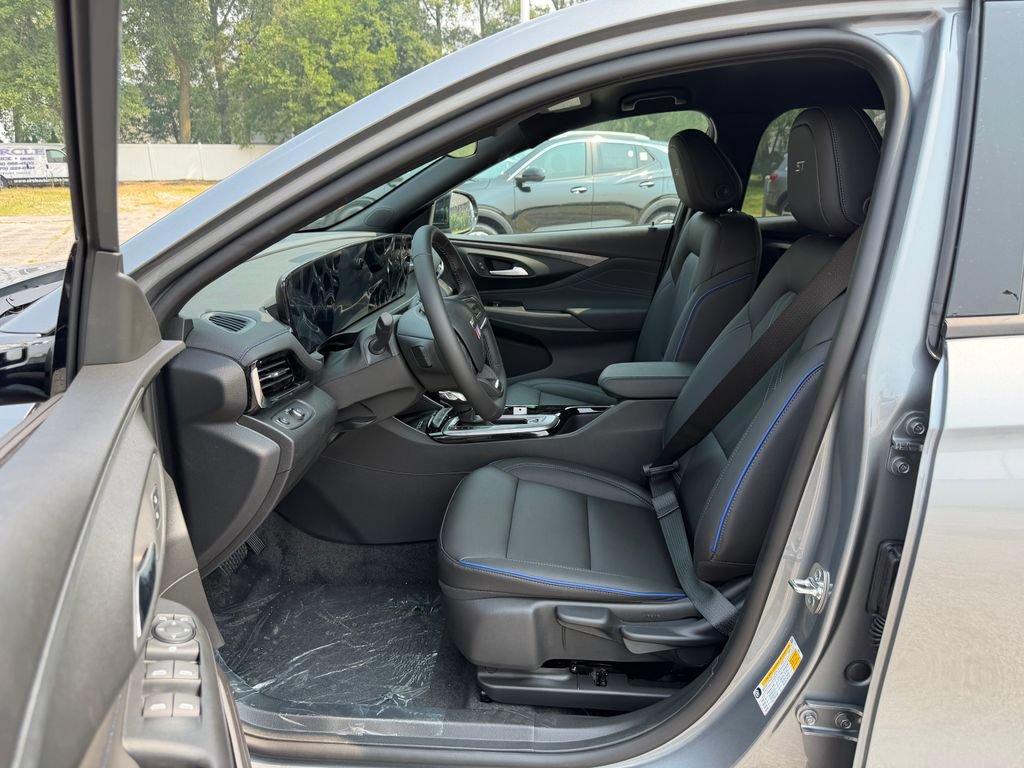 New 2026 Buick Envista Sport Touring w/ Convenience II Package FWD image 18