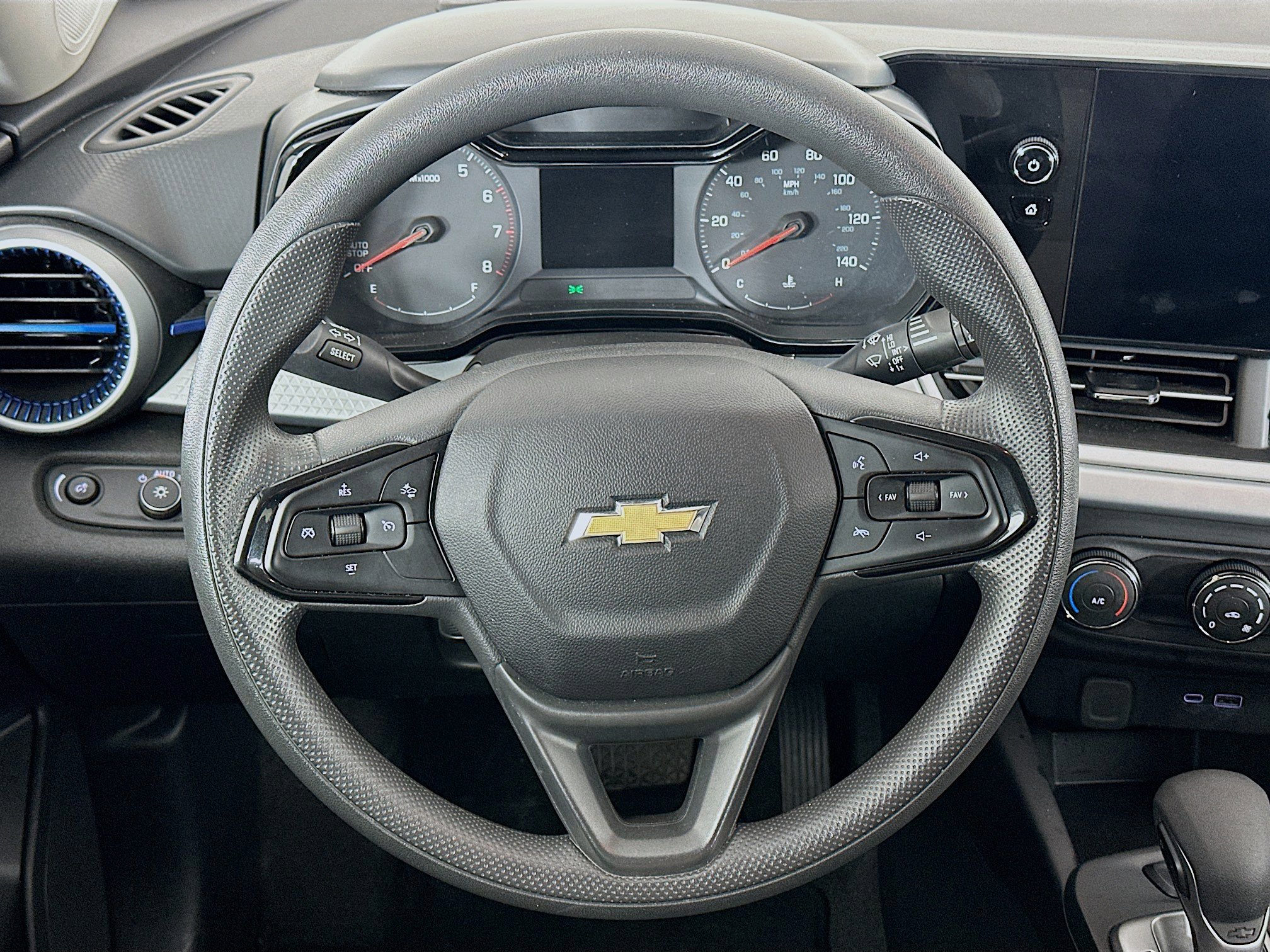 Used 2025 Chevrolet Trax LS FWD image 18