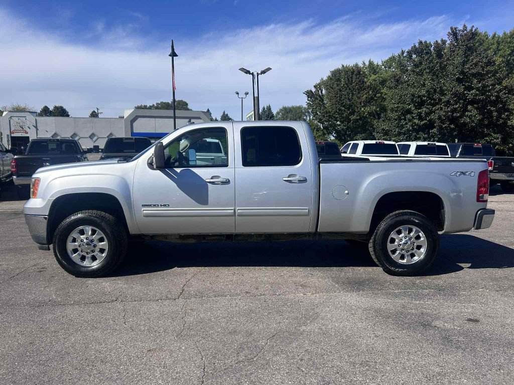 Used 2011 GMC Sierra 2500 SLT w/ SLT Convenience Package image 5
