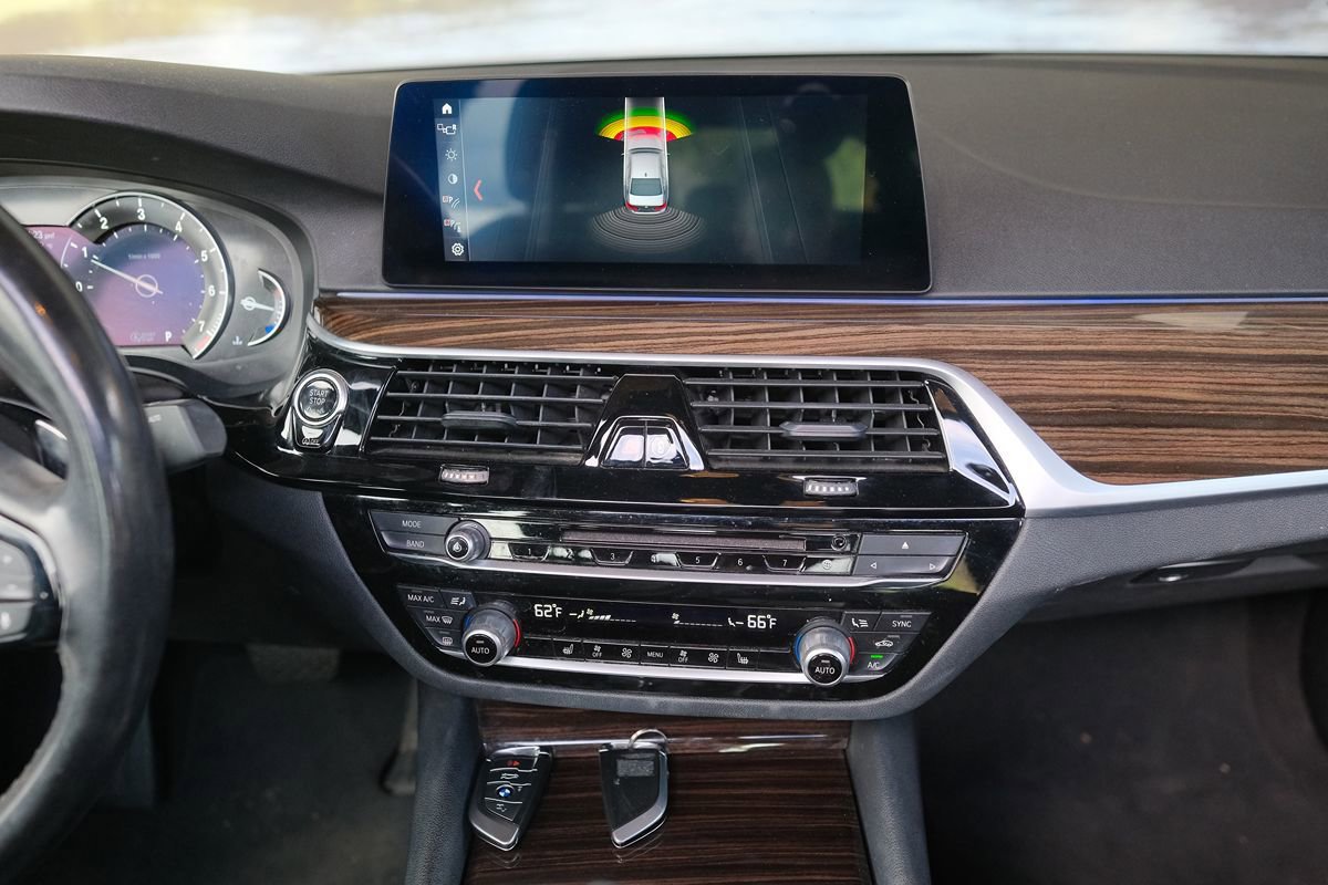 Used 2019 BMW 530i w/ Convenience Package RWD image 17