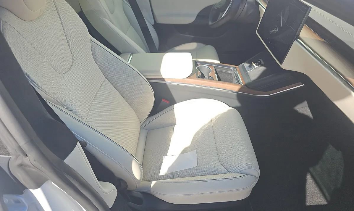 Used 2021 Tesla Model S Plaid image 7