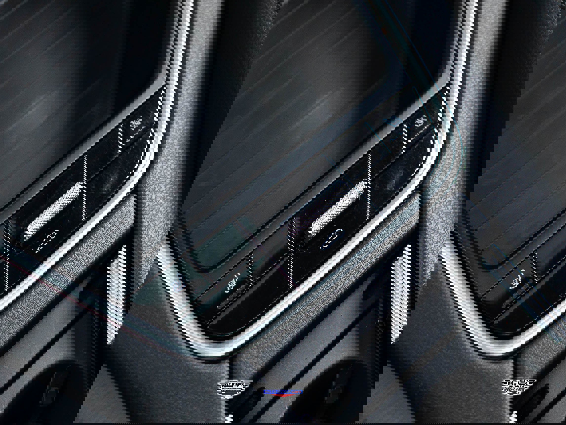 Used 2018 Porsche Panamera 4S image 23